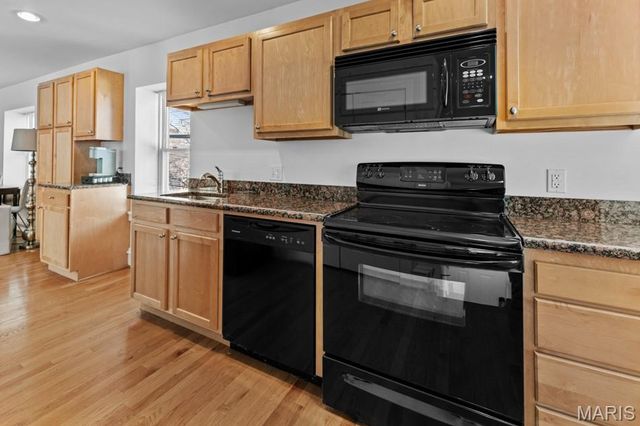 2335 Whittemore Place, St Louis, MO 63104