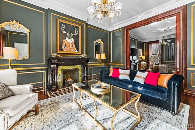 2335 Whittemore Place, St Louis, MO 63104