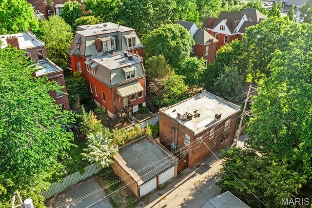 2335 Whittemore Place, St Louis, MO 63104