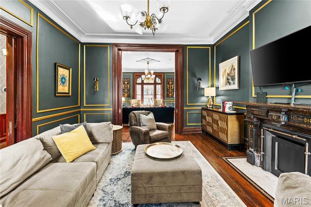 2335 Whittemore Place, St Louis, MO 63104