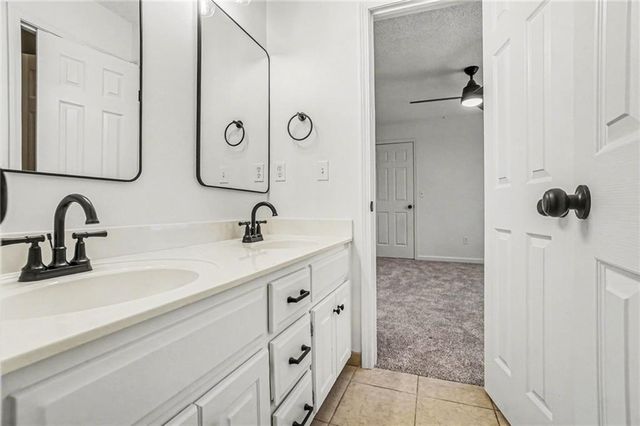 21320 W 98th Street, Lenexa, KS 66220