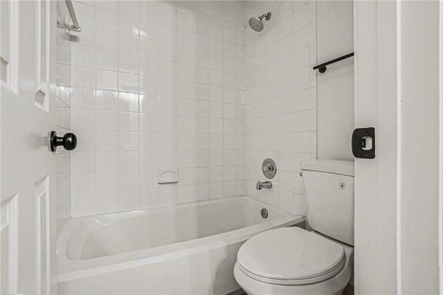 21320 W 98th Street, Lenexa, KS 66220