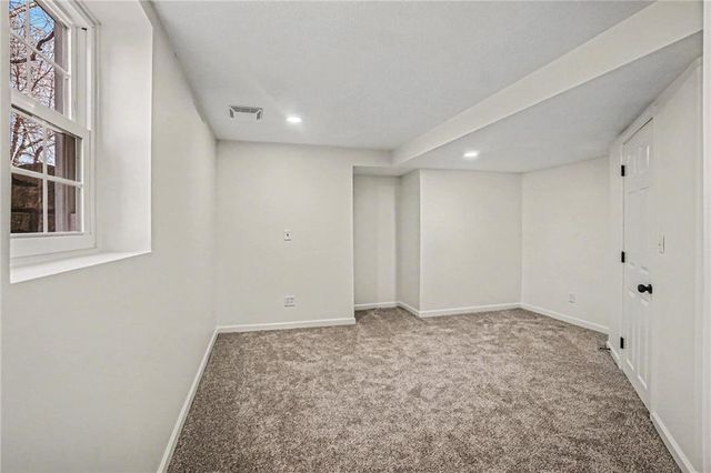 21320 W 98th Street, Lenexa, KS 66220