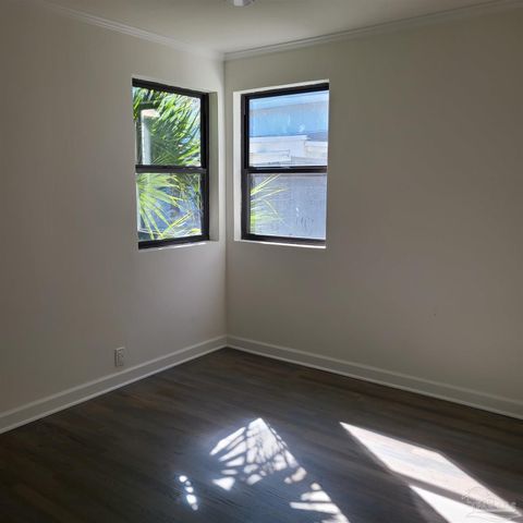 1301 W Lee St, Pensacola, FL 32501