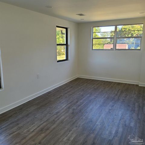 1301 W Lee St, Pensacola, FL 32501