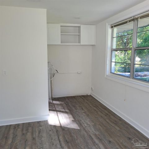 1301 W Lee St, Pensacola, FL 32501