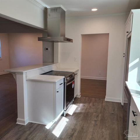 1301 W Lee St, Pensacola, FL 32501