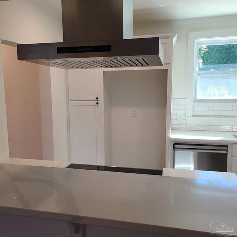 1301 W Lee St, Pensacola, FL 32501