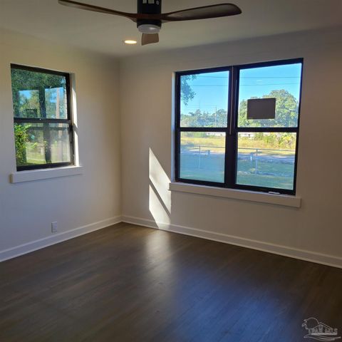 1301 W Lee St, Pensacola, FL 32501