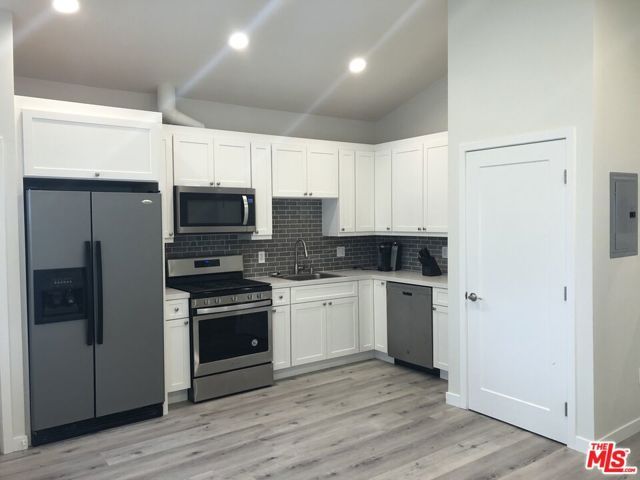 6140 W 74th Street, Los Angeles, CA 90045