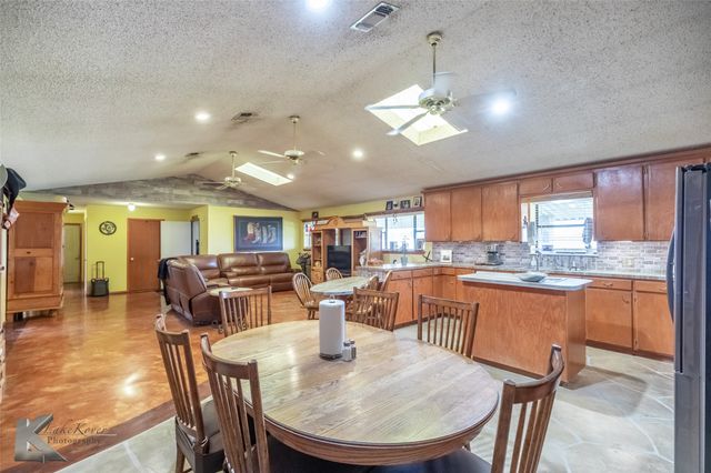 1673 Fm 614, Ovalo, TX 79541