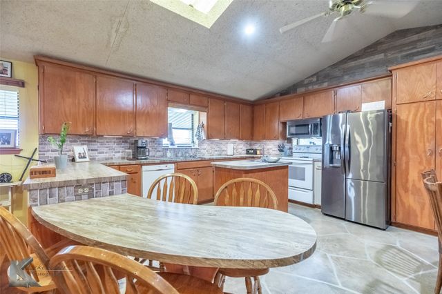 1673 Fm 614, Ovalo, TX 79541