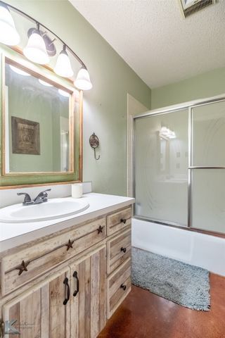 1673 Fm 614, Ovalo, TX 79541