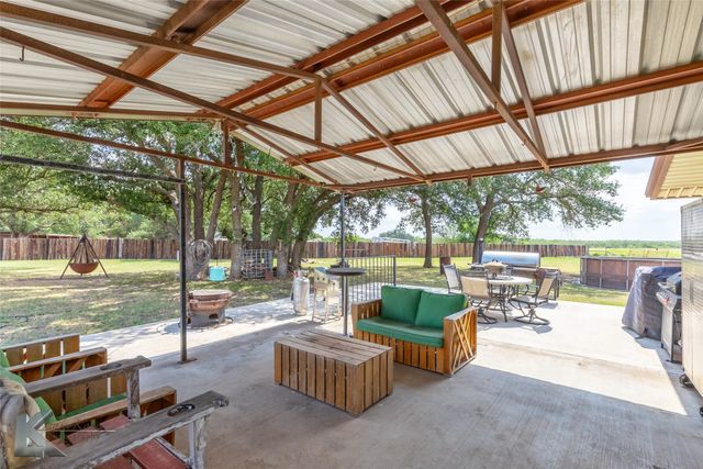 1673 Fm 614, Ovalo, TX 79541