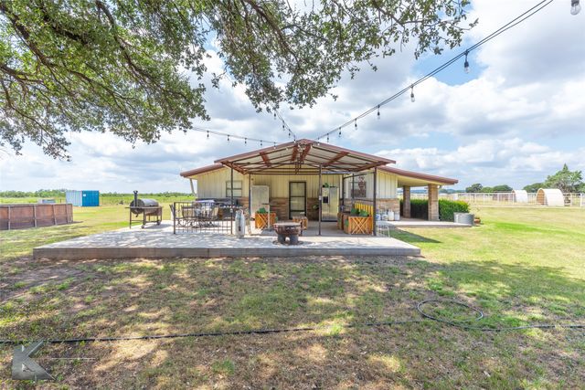 1673 Fm 614, Ovalo, TX 79541