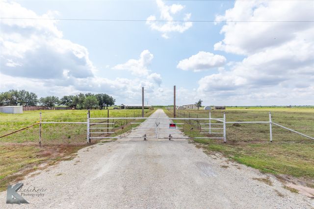 1673 Fm 614, Ovalo, TX 79541