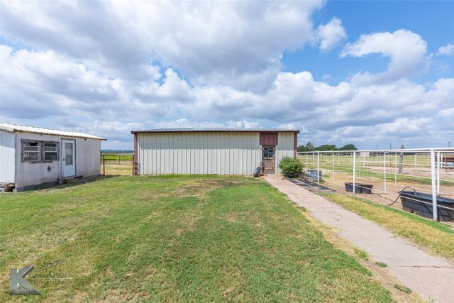 1673 Fm 614, Ovalo, TX 79541