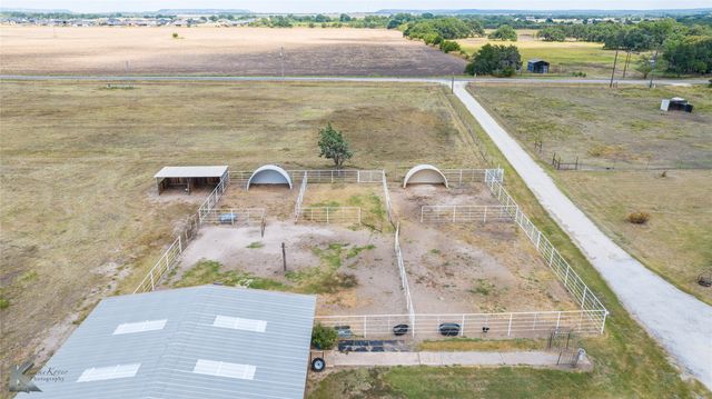 1673 Fm 614, Ovalo, TX 79541