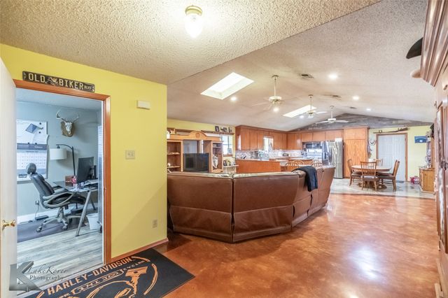 1673 Fm 614, Ovalo, TX 79541