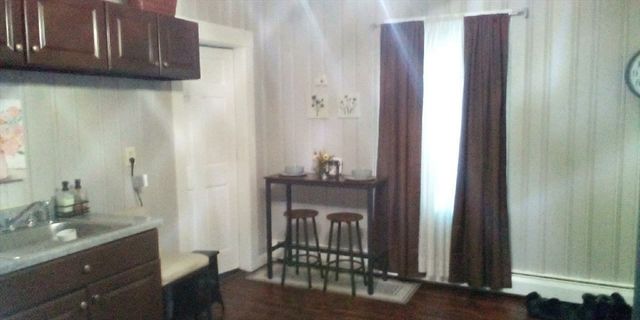 6 Elm St, Barre, MA 01005