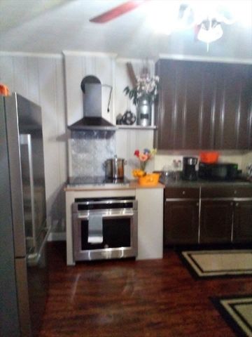 6 Elm St, Barre, MA 01005