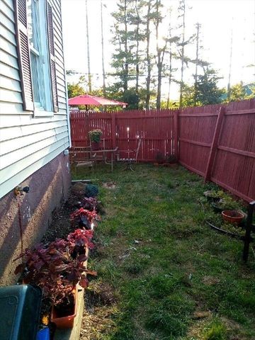 6 Elm St, Barre, MA 01005