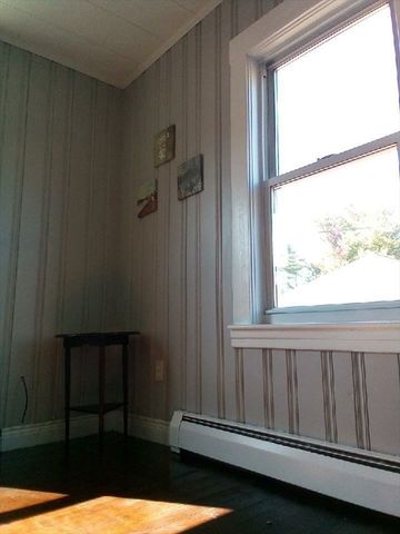 6 Elm St, Barre, MA 01005