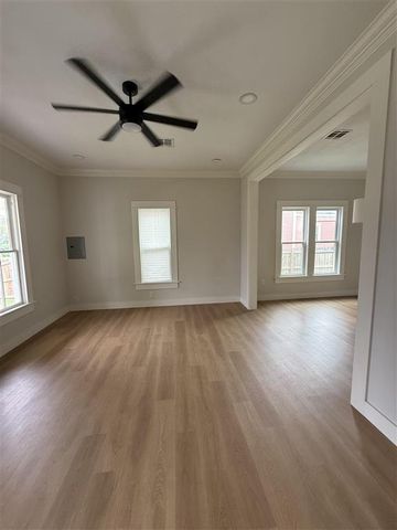 1014 Iris Street, Lake Charles, LA 70601