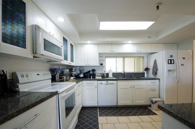 2480 Presidential Way 1103, West Palm Beach, FL 33401