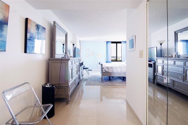 2480 Presidential Way 1103, West Palm Beach, FL 33401