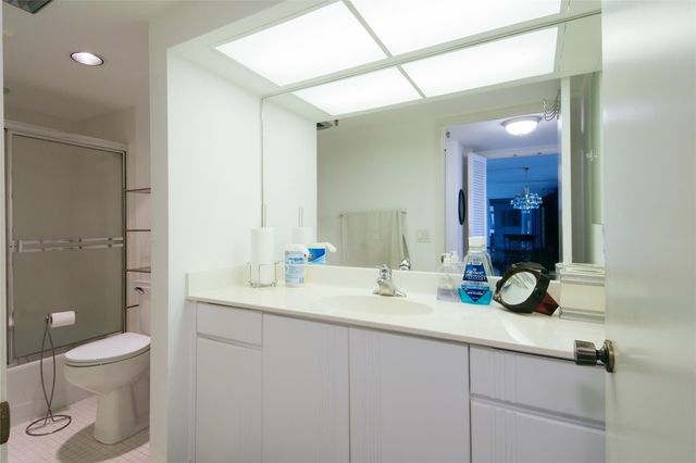 2480 Presidential Way 1103, West Palm Beach, FL 33401