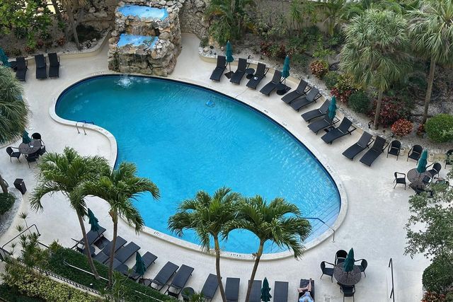 2480 Presidential Way 1103, West Palm Beach, FL 33401