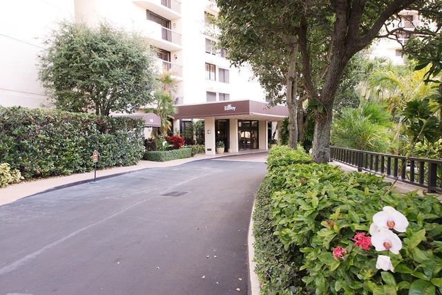 2480 Presidential Way 1103, West Palm Beach, FL 33401