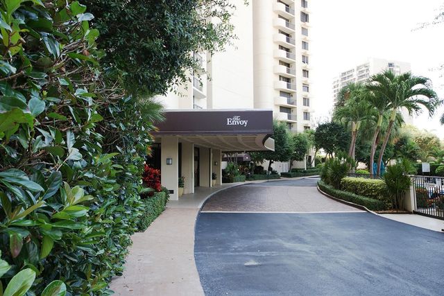 2480 Presidential Way 1103, West Palm Beach, FL 33401