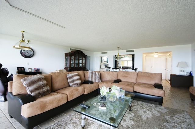 2480 Presidential Way 1103, West Palm Beach, FL 33401