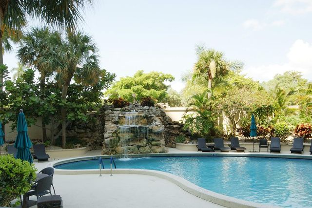 2480 Presidential Way 1103, West Palm Beach, FL 33401