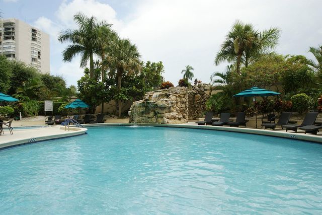 2480 Presidential Way 1103, West Palm Beach, FL 33401