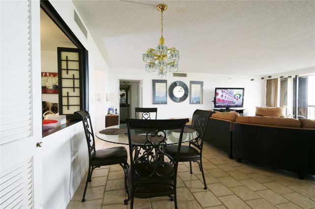 2480 Presidential Way 1103, West Palm Beach, FL 33401