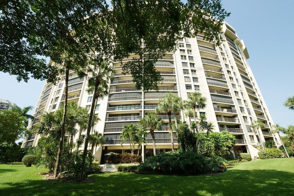 2480 Presidential Way 1103, West Palm Beach, FL 33401