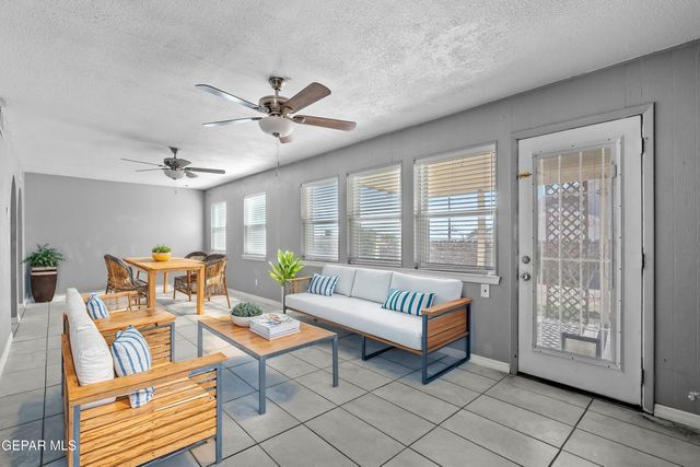 237 MOONGLOW Drive, El Paso, TX 79912
