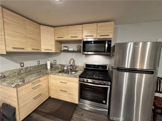 9767 Nita Ave., Chatsworth, CA 91311