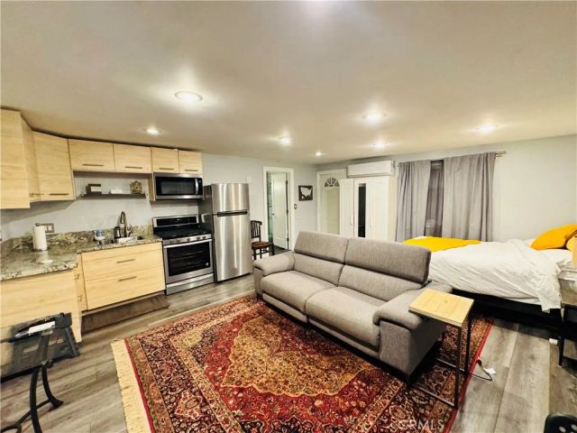 9767 Nita Ave., Chatsworth, CA 91311