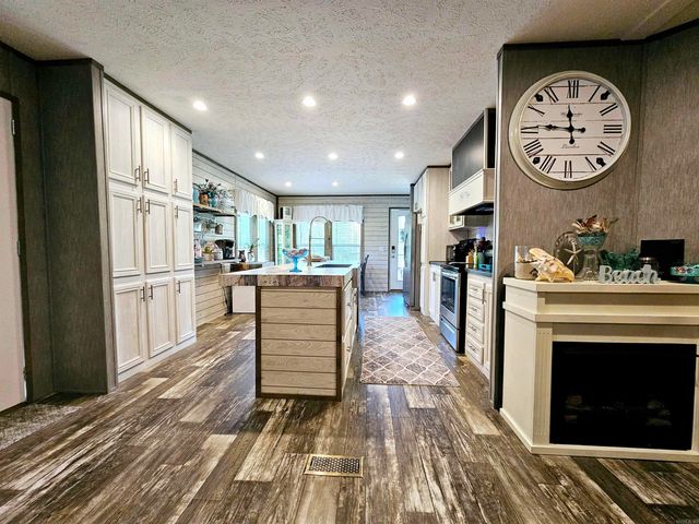 14 Mountain Grove Road, Greenbrier, AR 72058