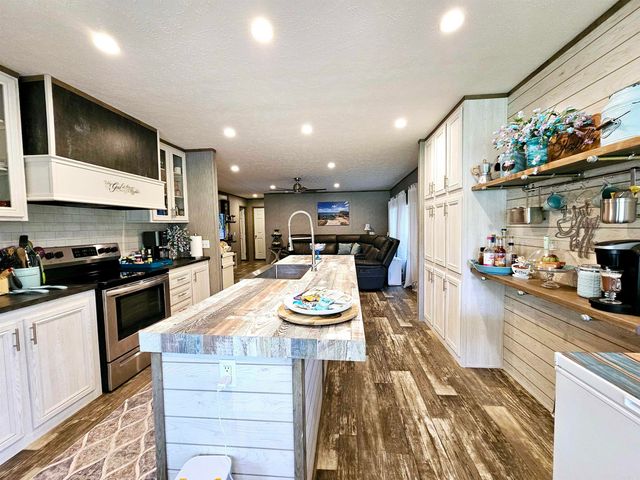 14 Mountain Grove Road, Greenbrier, AR 72058