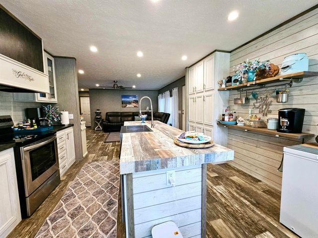 14 Mountain Grove Road, Greenbrier, AR 72058