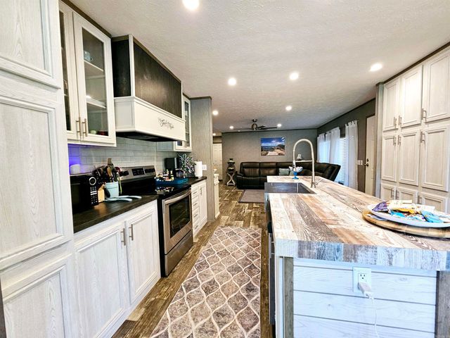 14 Mountain Grove Road, Greenbrier, AR 72058