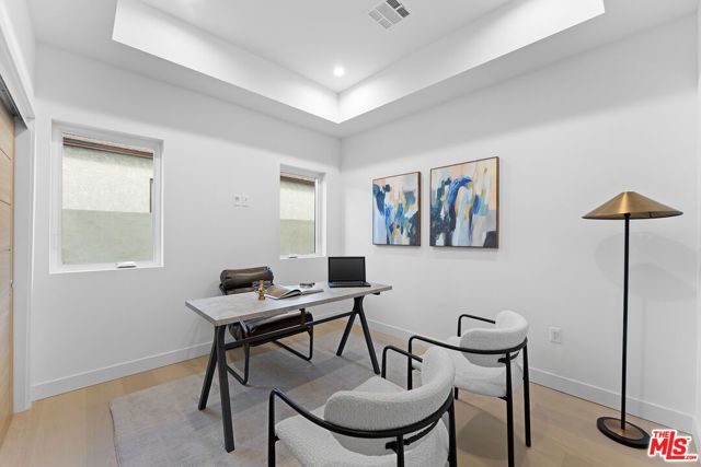 3932 Minerva Avenue, Los Angeles, CA 90066