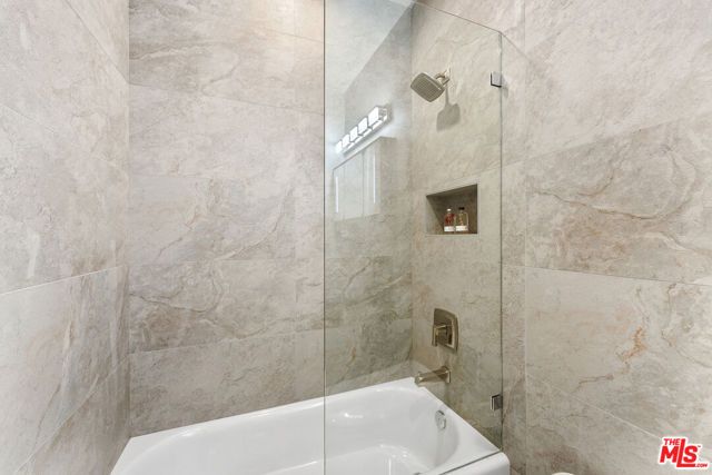 3932 Minerva Avenue, Los Angeles, CA 90066