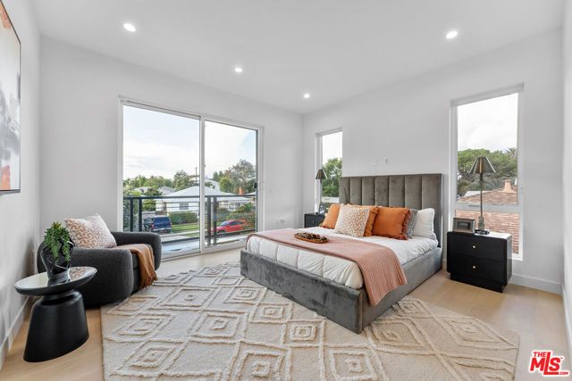 3932 Minerva Avenue, Los Angeles, CA 90066