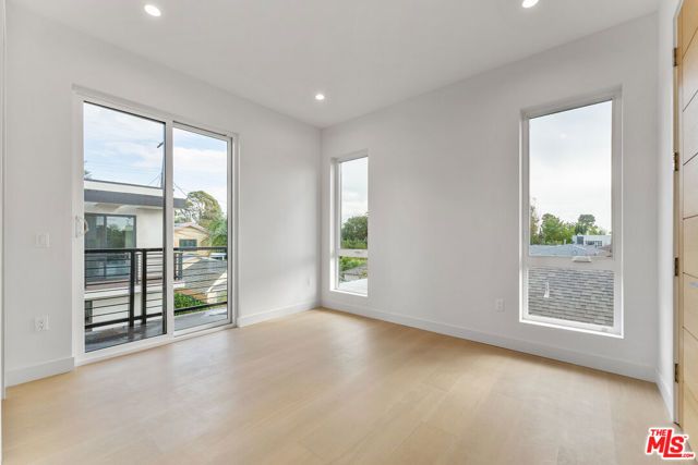 3932 Minerva Avenue, Los Angeles, CA 90066